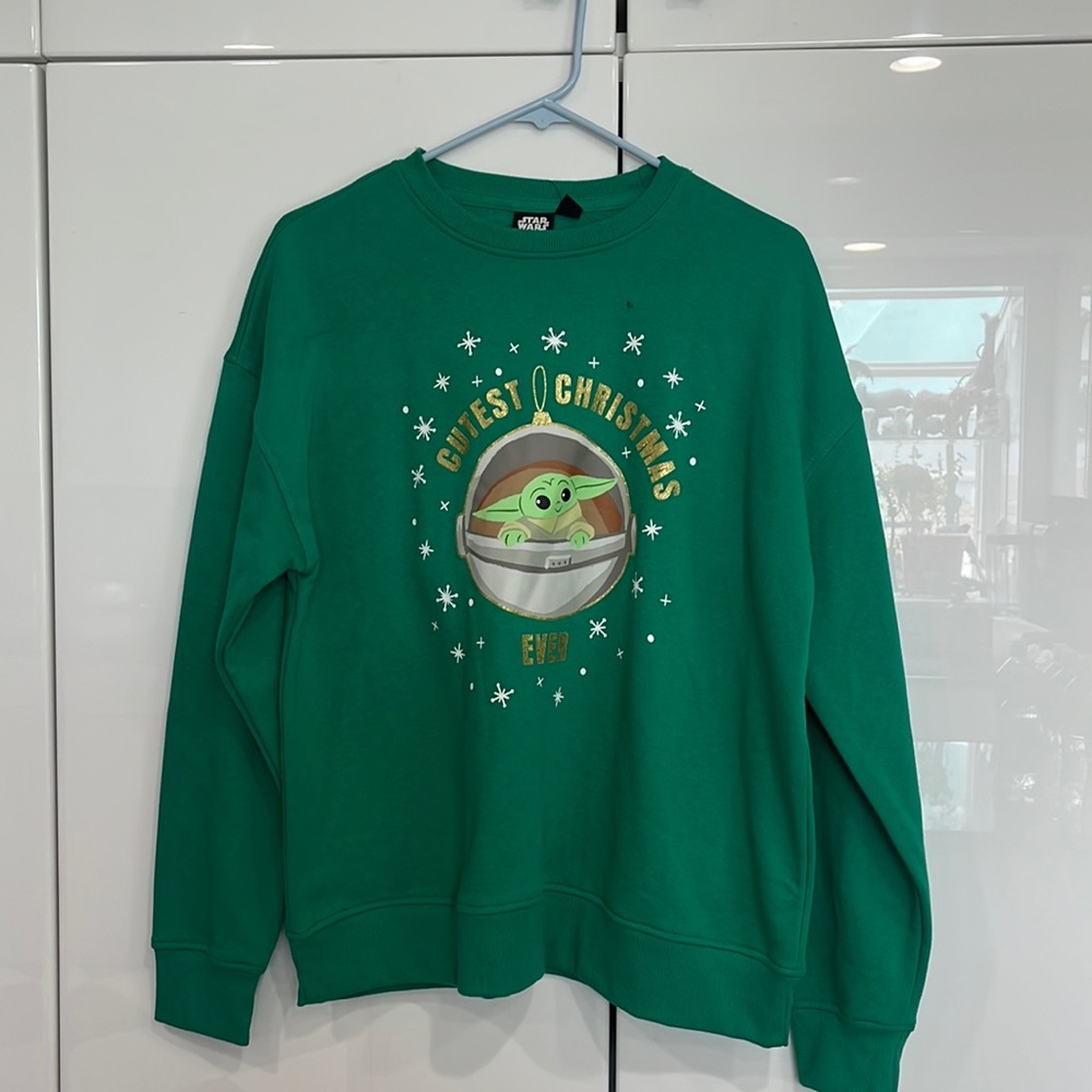 Primark baby yoda Christmas pullover sweatshirt